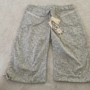 Prana Vera Knickers (shorts) in Stone